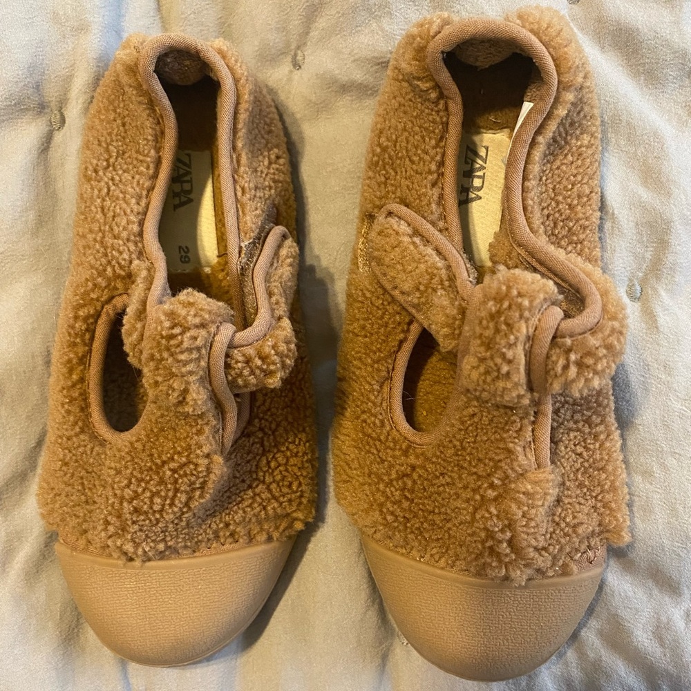 THE CUTEST fuzzy Zara T-Strap Mary Janes